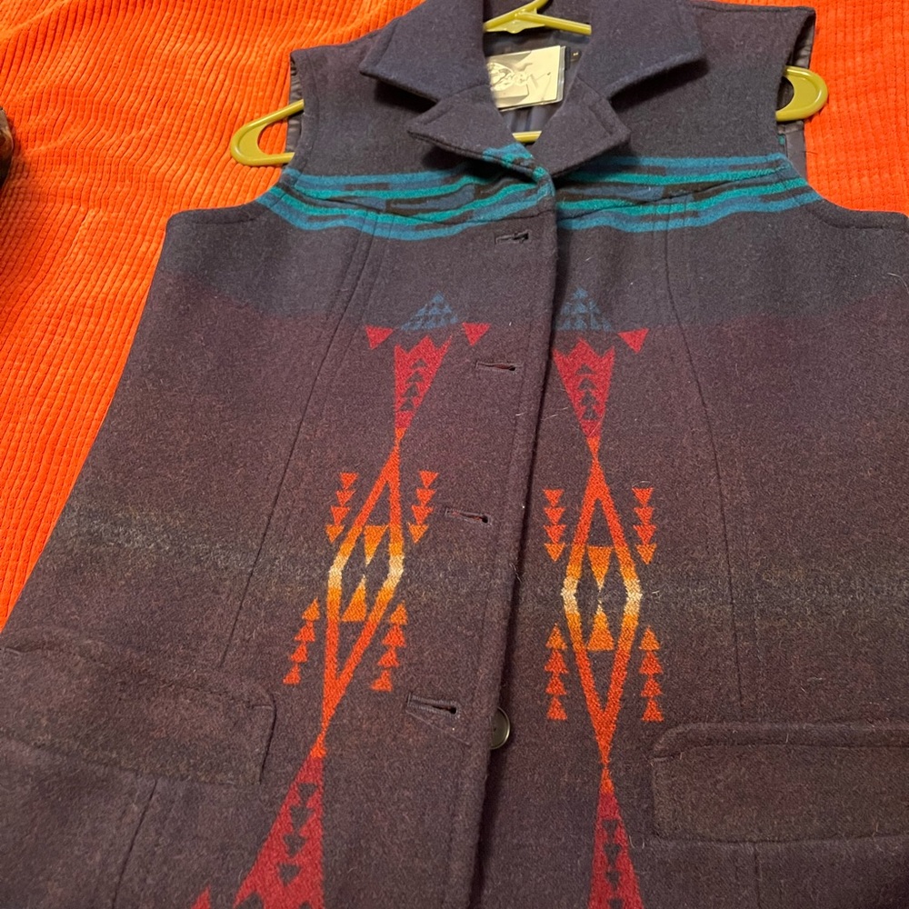 Beautiful Pendleton wool long vest, women’s size medium new with tag